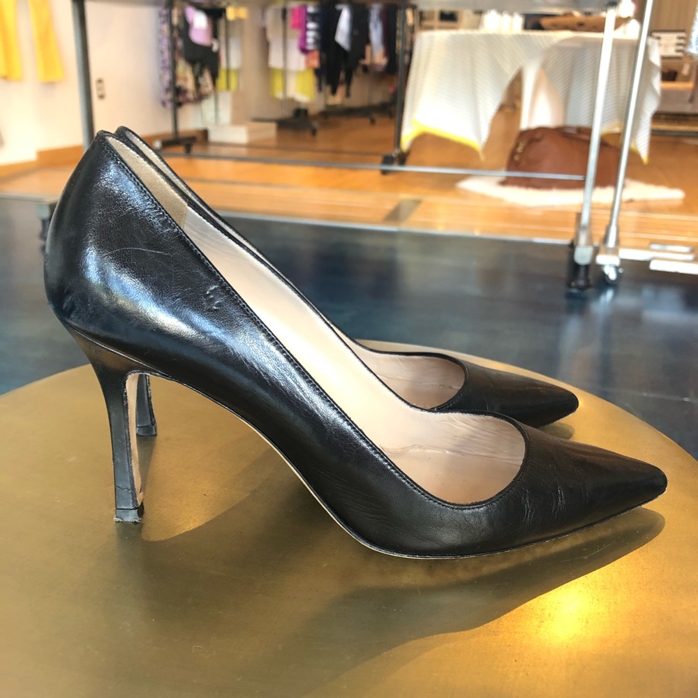 Manolo Blahnik Classic Pump